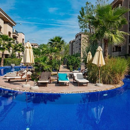 Menada Apartments In Cascadas Pantai Sunny Bagian luar foto