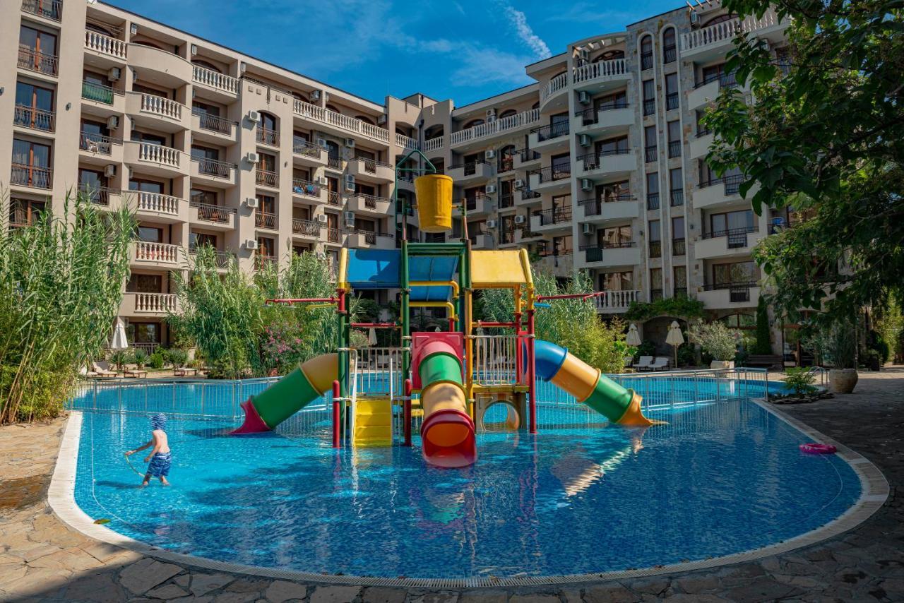 Menada Apartments In Cascadas Pantai Sunny Bagian luar foto