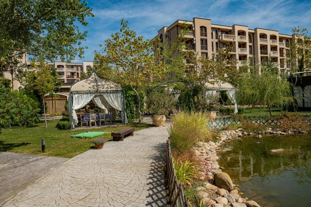 Menada Apartments In Cascadas Pantai Sunny Bagian luar foto