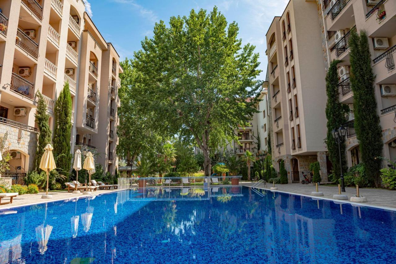 Menada Apartments In Cascadas Pantai Sunny Bagian luar foto