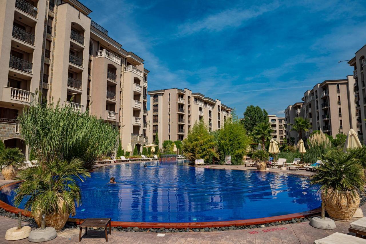 Menada Apartments In Cascadas Pantai Sunny Bagian luar foto