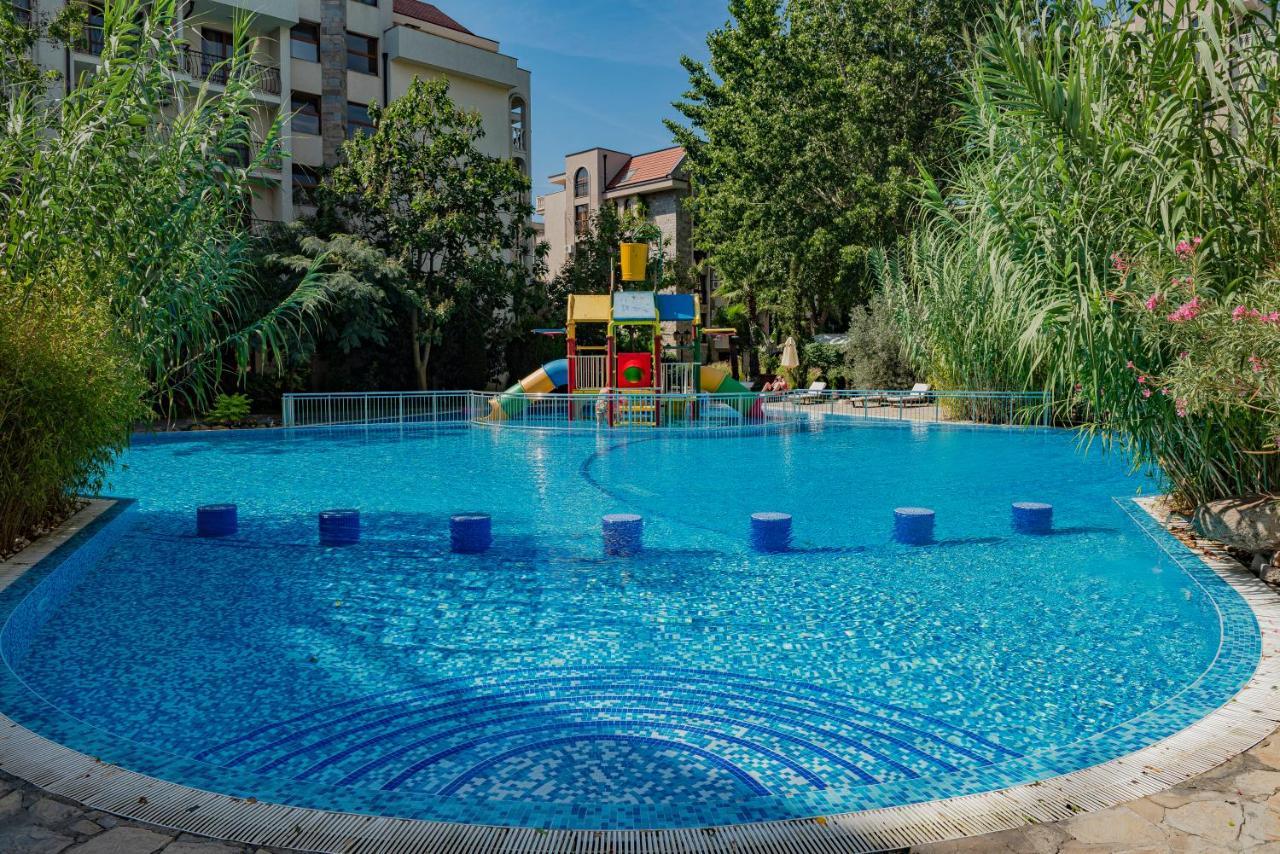 Menada Apartments In Cascadas Pantai Sunny Bagian luar foto
